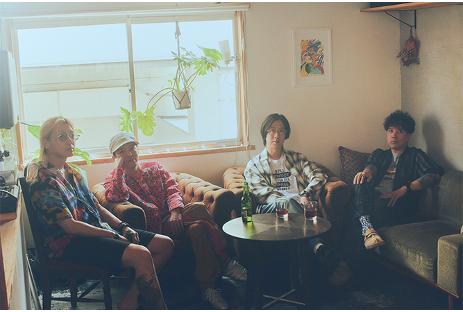 ストレイテナー